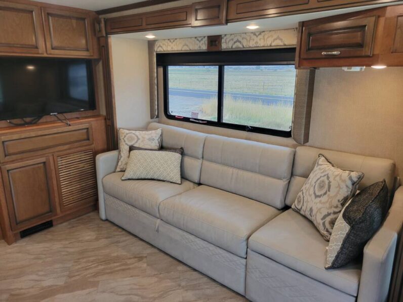 2017 Fleetwood Bounder 35P