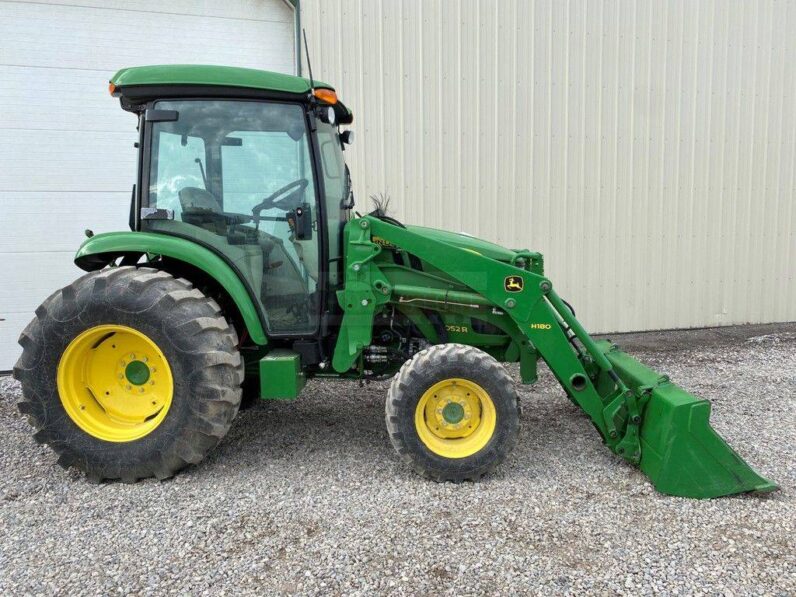 2016 John Deere 4052R