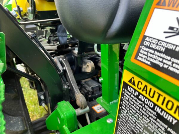 2019 John Deere 2025R - Image 16