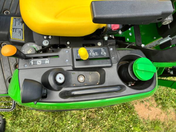 2019 John Deere 2025R - Image 8