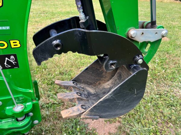 2019 John Deere 2025R - Image 6