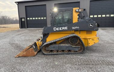2018 John Deere 325g