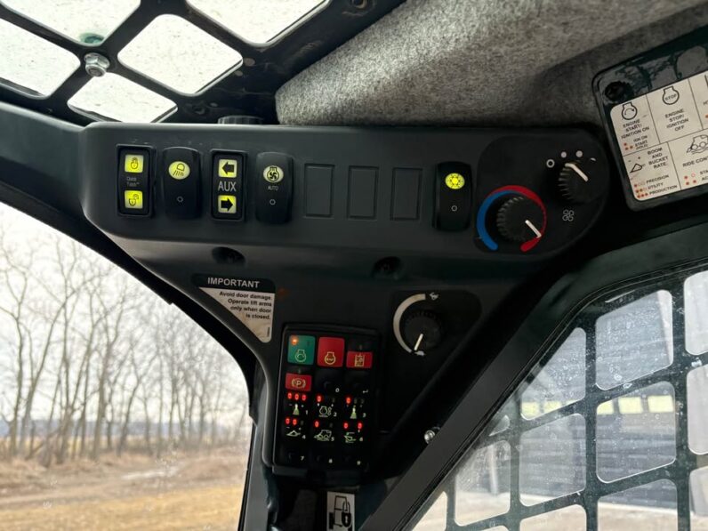 2018 John Deere 325g