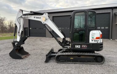 2016 Bobcat E42