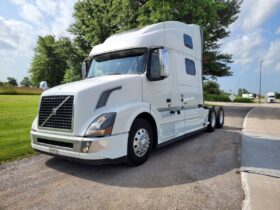 2017 VOLVO VNL64T780
