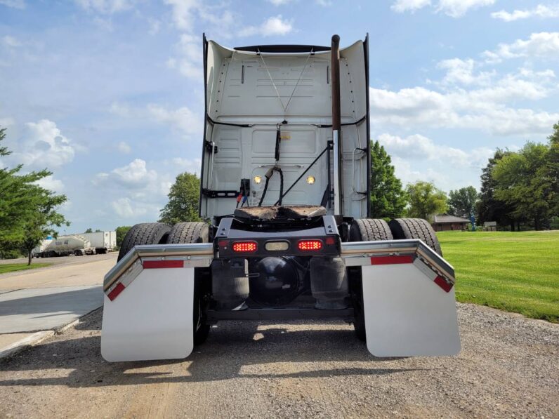 2017 VOLVO VNL64T780