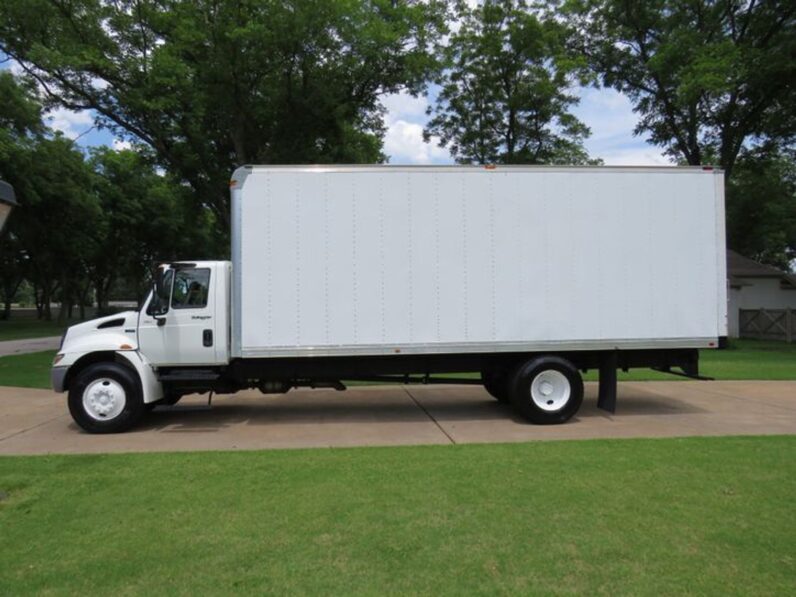 2012 International Maxxforce 4300 Durastar DT 26ft Box Truck