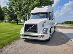 2017 VOLVO VNL64T780