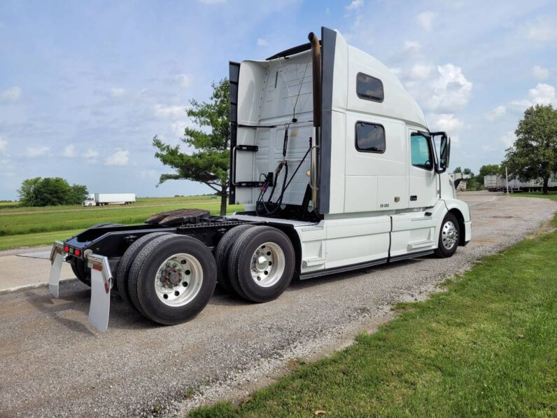 2017 VOLVO VNL64T780