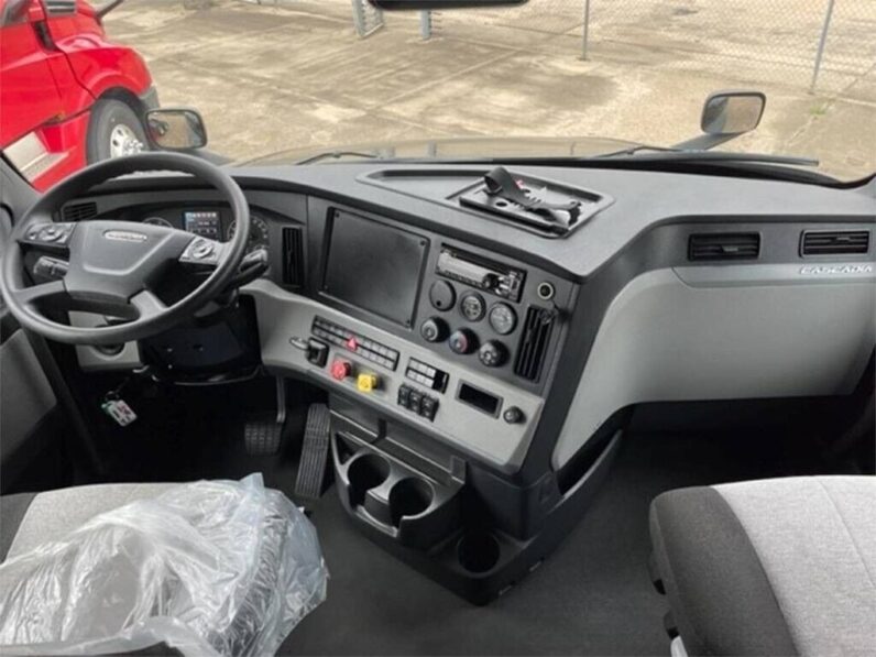 2021 FREIGHTLINER CASCADIA 126