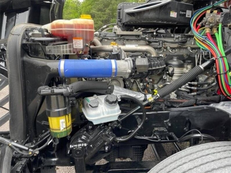 2021 FREIGHTLINER CASCADIA 126