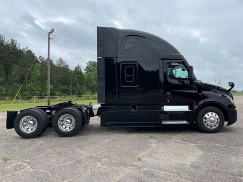 2021 FREIGHTLINER CASCADIA 126