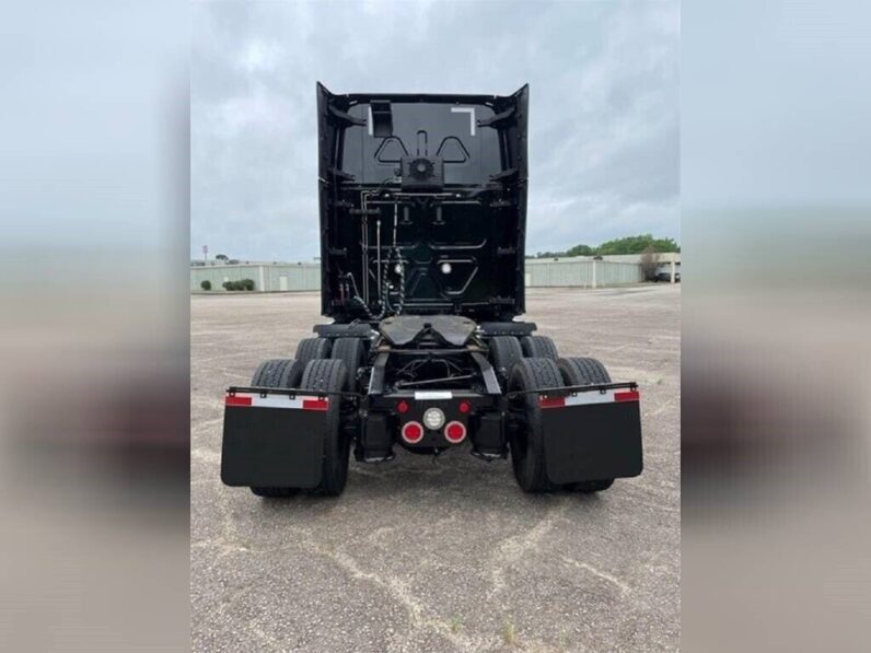 2021 FREIGHTLINER CASCADIA 126